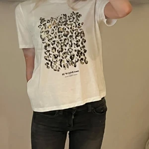 Leopard t shirt - Super fin leopard t shirt som inte kommer till användning❣️❣️ använd få gånger
