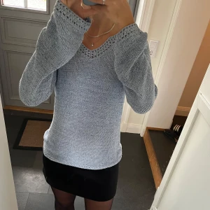 Blå stickad tröja  - Blå stickad tröja från KappAhl i storlek M. Fint skick. Använd gärna köp nu!