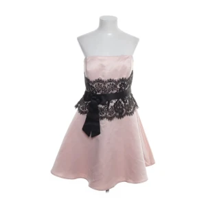 SÖKER amisu glamour collection rosa klänning - Söker denna klänningen. Helst storlek 42. 