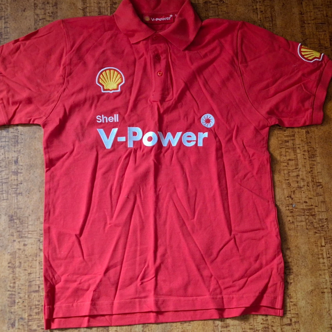 Röd Shell V-Power reklam pikétröja