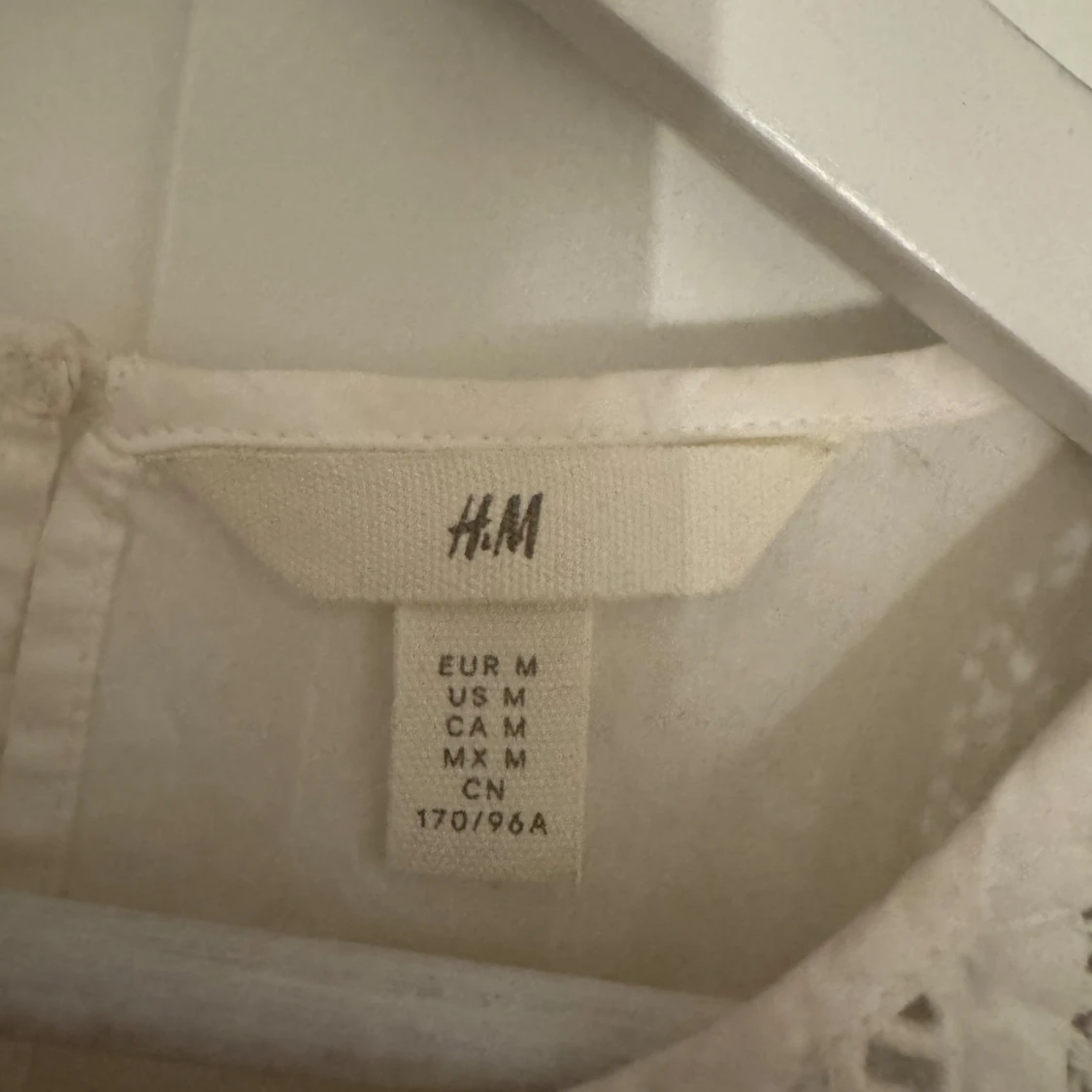 Vit blus från H&M - 2