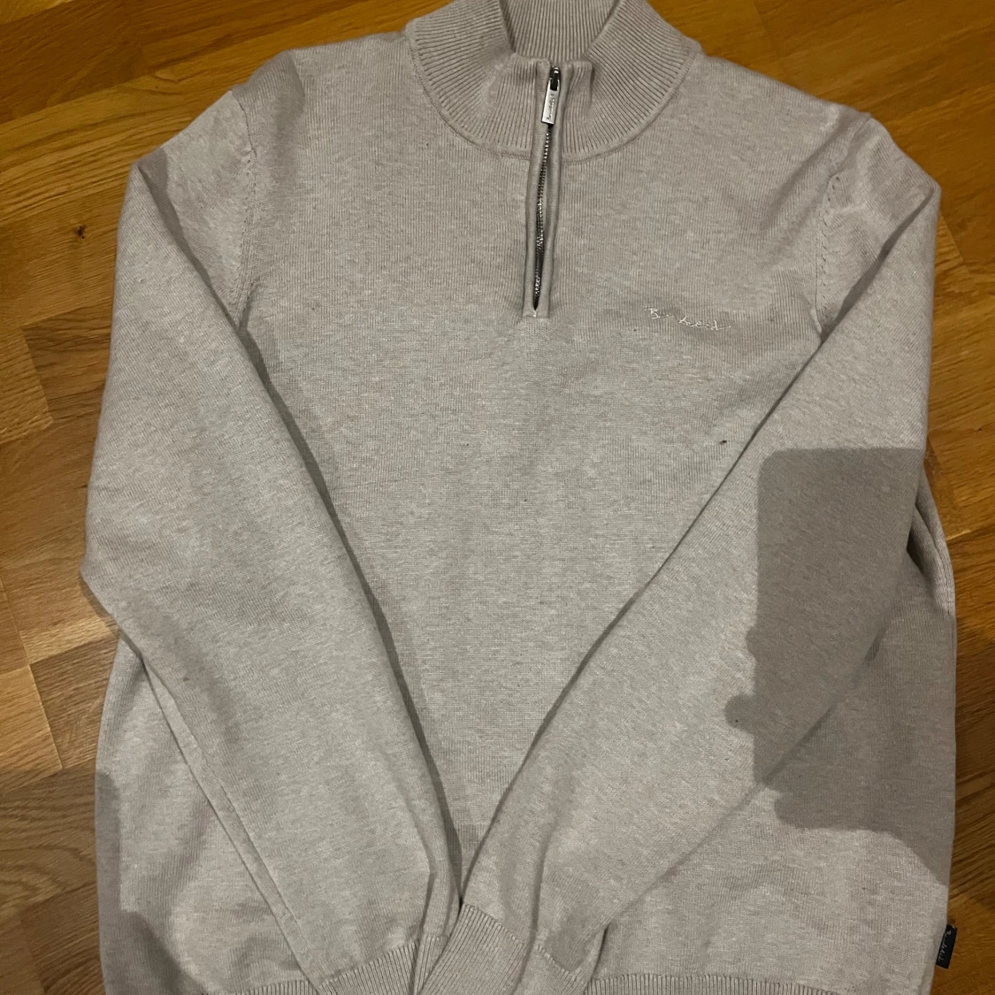 Beige tröja med dragkedja från Bondelid