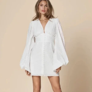 Adoore klänning - Såå fin klänning från adoore, använd en gång💕 Perfekt till studenten och fest, en knapp har gått av men det är inget man märker.