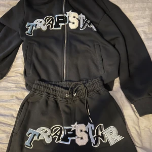 Trapstar Wildcard tracksuit - Trapstar wildcard tracksuit i storlek M. Kom gärna med prisförslag!