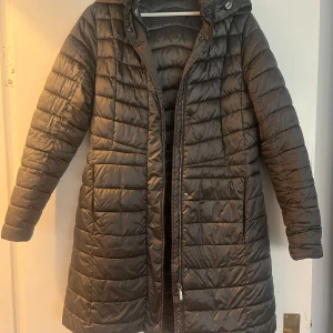 Barbour jacka st 38 - Barbour jacka, dress tartan i fiberdun.  St 38. Fint skick.