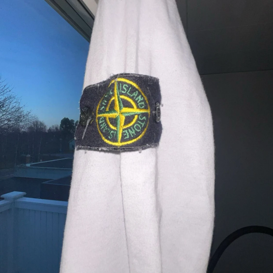 Vit/grå  långärmad tröja från Stone Island - 2