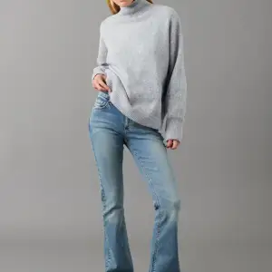 Säljer dessa slutsålda jeansen från Gina, nästan aldrig använda och därav priset! Kom privat för fler bilder!💓 (pris kan diskuteras vid snabb affär)