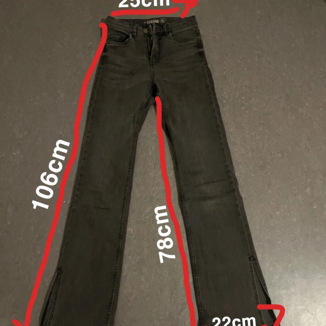 Svarta bootcut jeans från Denim