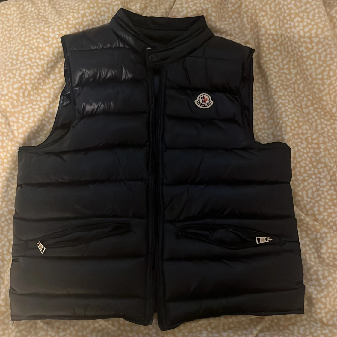 Mörkblå dunväst från Moncler
