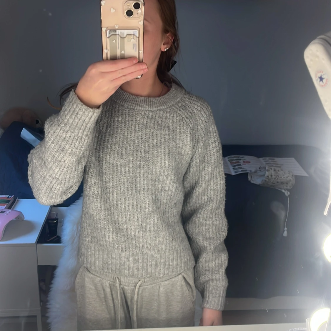 Beige och grå stickad tröja från Lindex - 1