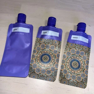 Påfyllningsbara 'påsar' - Helt nya och oanvända, återanvändningsbara. Perfekt för t.ex krämer eller varför inte lite barnmat. Säljes tillsammans!