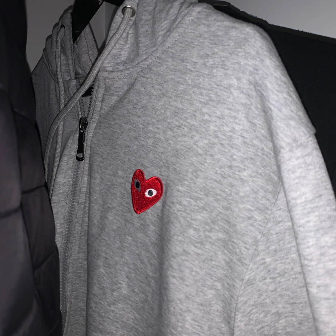 Grå hoodie från Comme des Garçons - 2