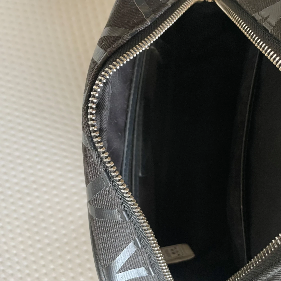 Valentino necessär  - 1