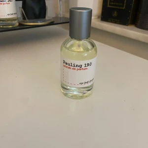 One bold chemist (lv pacific chill) - Pauling 19.0 från OBC. Luktar precis som louis vitton pacific chill. Helt oanvänd flaska med 50 ml kvar. Perfekt sommar parfym. Org pris 349