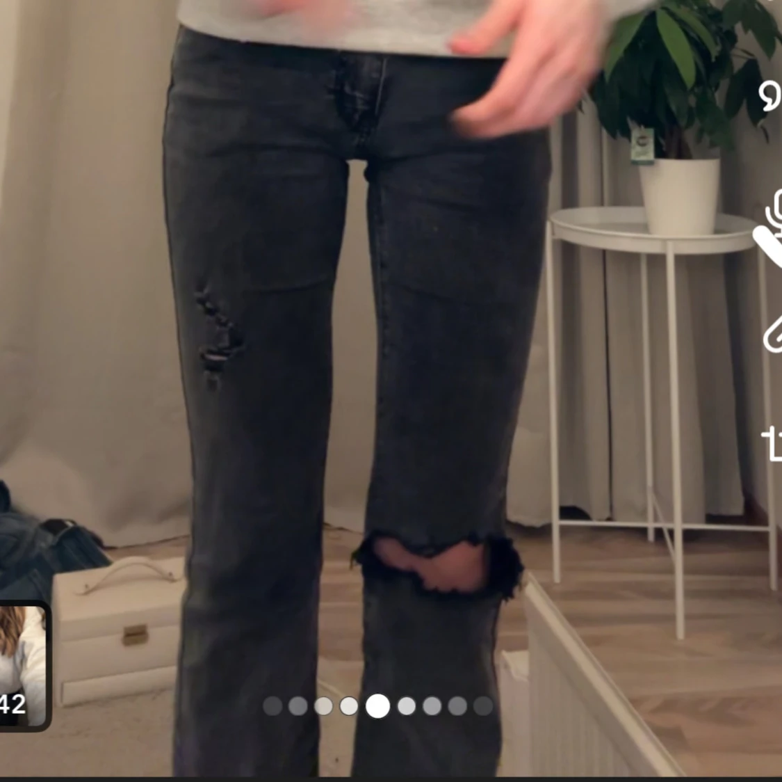 Svarta jeans med slitningar - 4