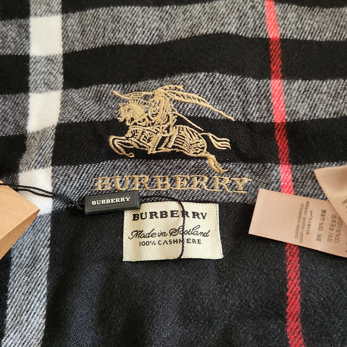 Svart rutig halsduk från Burberry - 1