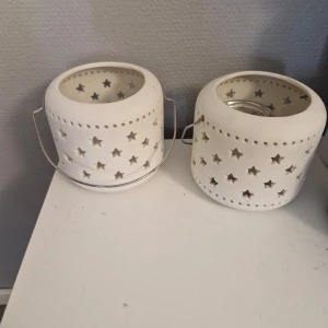 Ljuslyktor  - Jättefina ljuslyktor i nyskick. Skriv om du undrar något 💕 29kr för 1, 39kr för båda
