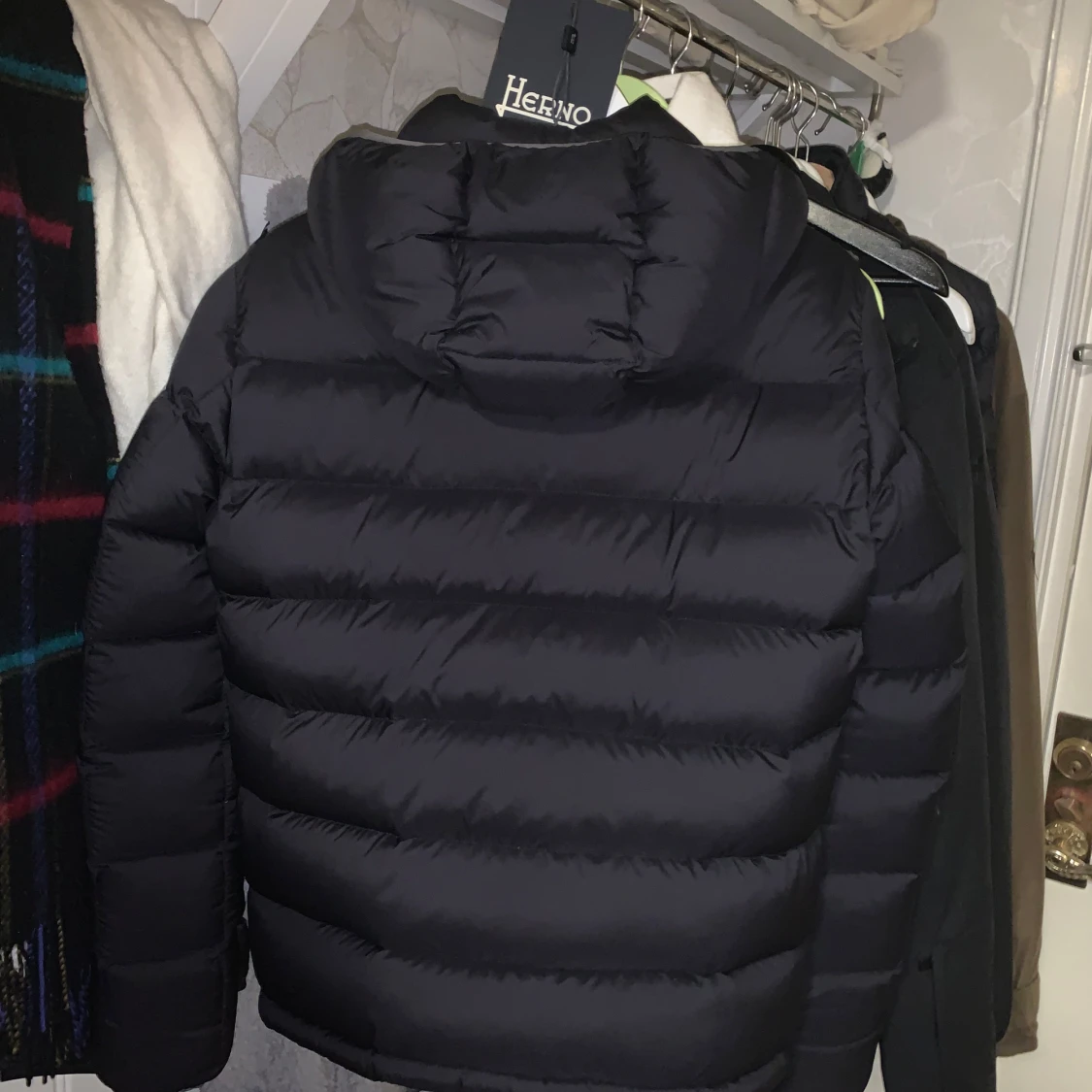 Svart dunjacka från Herno - 90