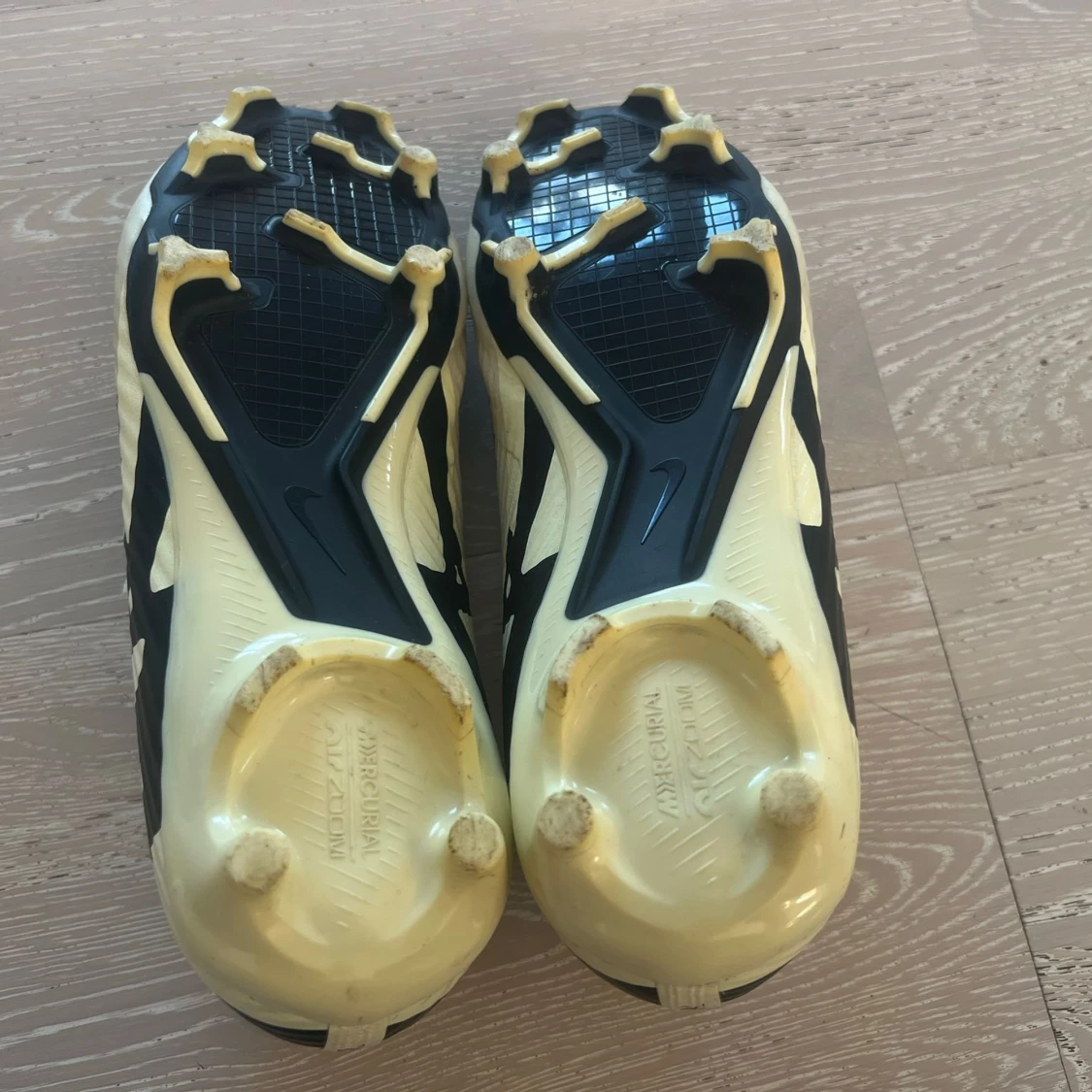 Beige Nike mercurial fotbollsskor - 92