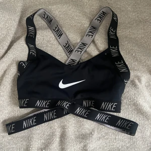 Sportbh - Snygg sportbh. Saknar inlägg men går att lägga i egna!