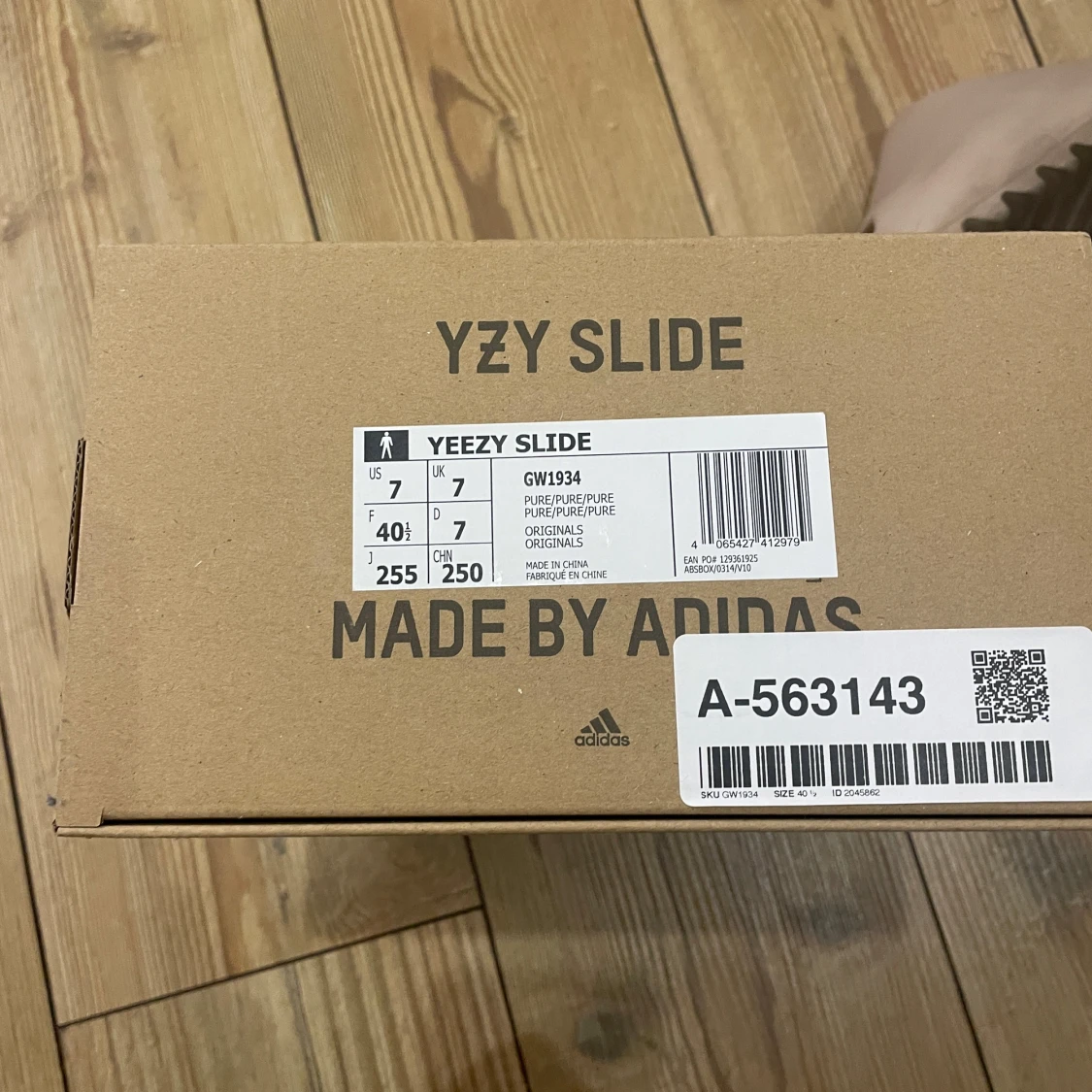 Yeezy slide - 92