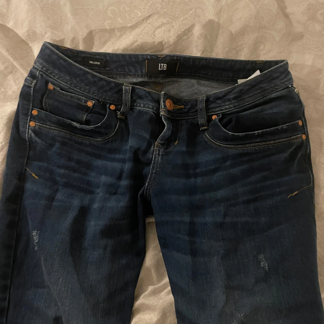 Blå bootcut jeans från LTB i Valarie modellen - 90
