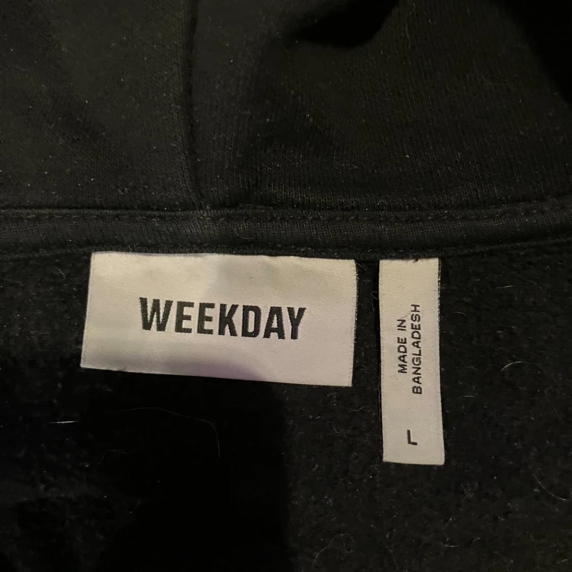 Svart hoodie från Weekday - 91