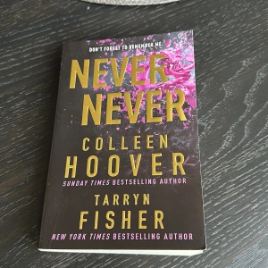 Never Never - Colleen Hoover - Säljer ”Never never” av Colleen Hoover & Tarryn Fisher. 358 sidor💗