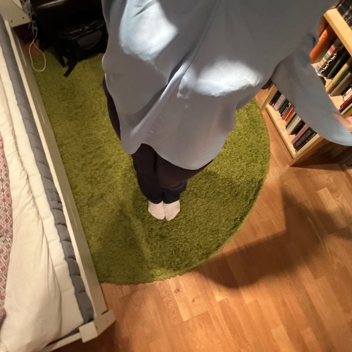 Ljusblå blus med öppen rygg - 91