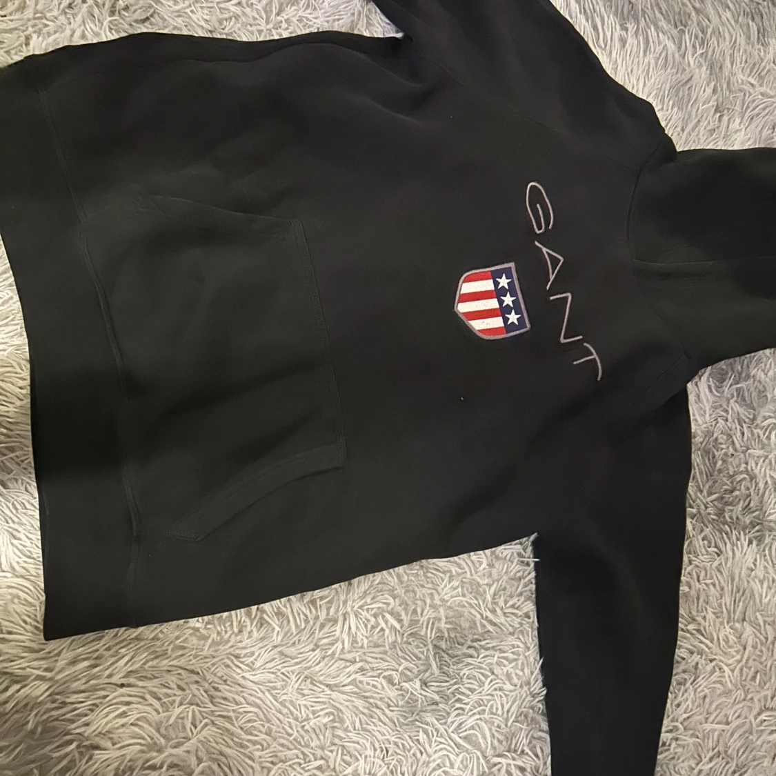 Gant hoodie (svart) - 90