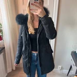 Blonde no 8 jacka - Säljer min jacka från Blonde no8 i superfint skick! Egna bilder skickas vid efterfrågan🖤