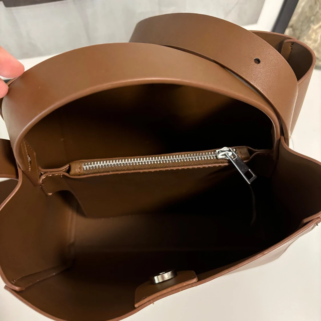 Brun nu väska från ginatricot - 92