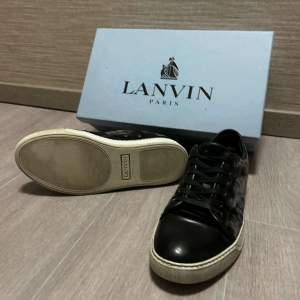 Lanvin skor i storlek 42,5, helt okej skick, skriv vid frågor!!