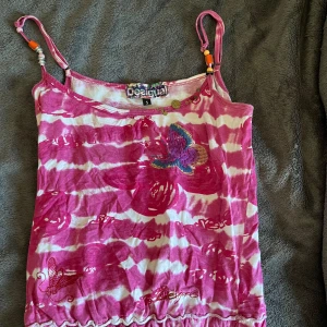 Rosa gulligt linne - Köpt secondhand, hade varit assöt på den med rätt stil🤌