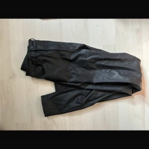 Högmidja skinnbyxor - Från veromoda  Endast testade. Storlek small längd 30