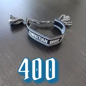 Riktigt fet tyg amband från Dior, stilrent och minimalistiskt. Nypris 4000, kom dm för frågor