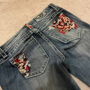 Nya miss me jeans säljes  - Säljer nya Miss me jeans i ny skick för endast 1000kr. Jag köpte dem för 1799kr. Jag har aldrig använt dem eftersom de inte passade mig. 