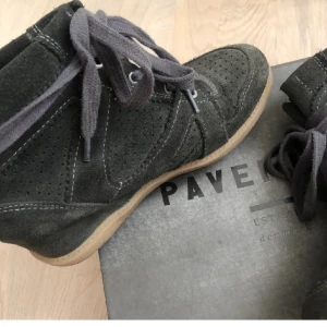 Pavement skor  - Skitsnygga skor från pavement liknar Isabel Marants!🩷