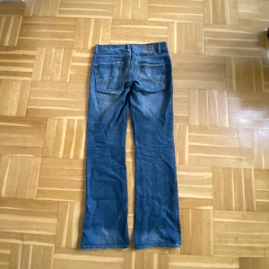 Vintage jeans - Säljer dom här vintage jeansen i storlek s. Köp för 250kr🫶🫶