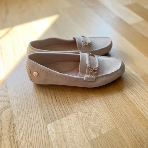 Balleria skor - Beiga ballerina skor från Novita. Nypris 1300kr. Endast använda en gång. Stl 38