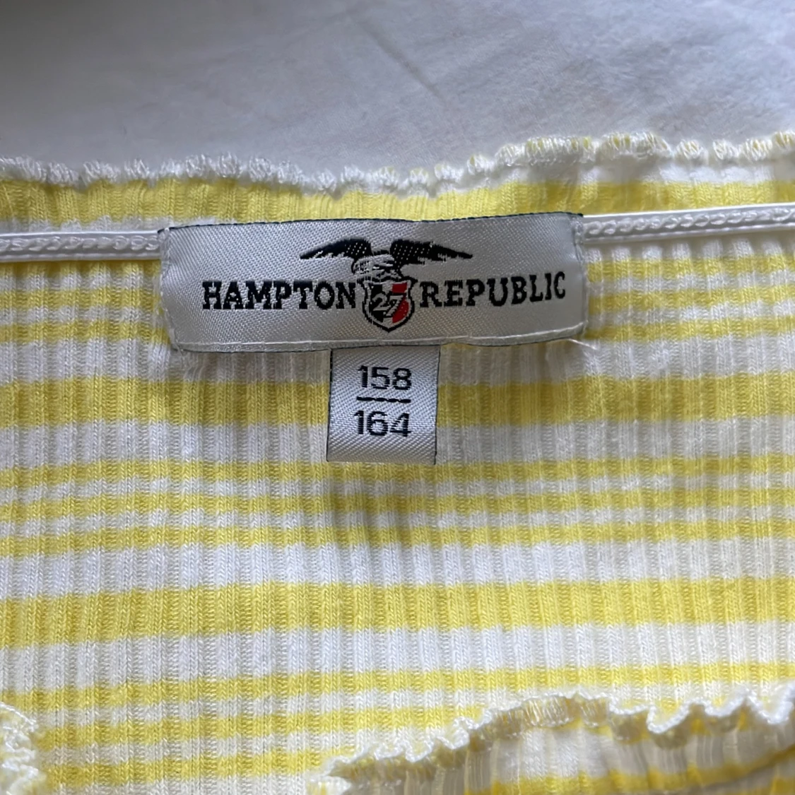 En gull, vit topp - 91