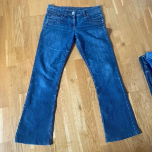 Lågmidjade jeans - Superfina men passade ej!
