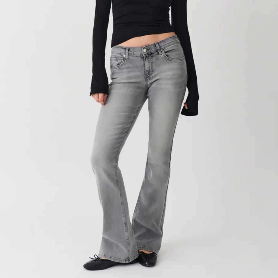 Ljusa Gråa Gina jeans