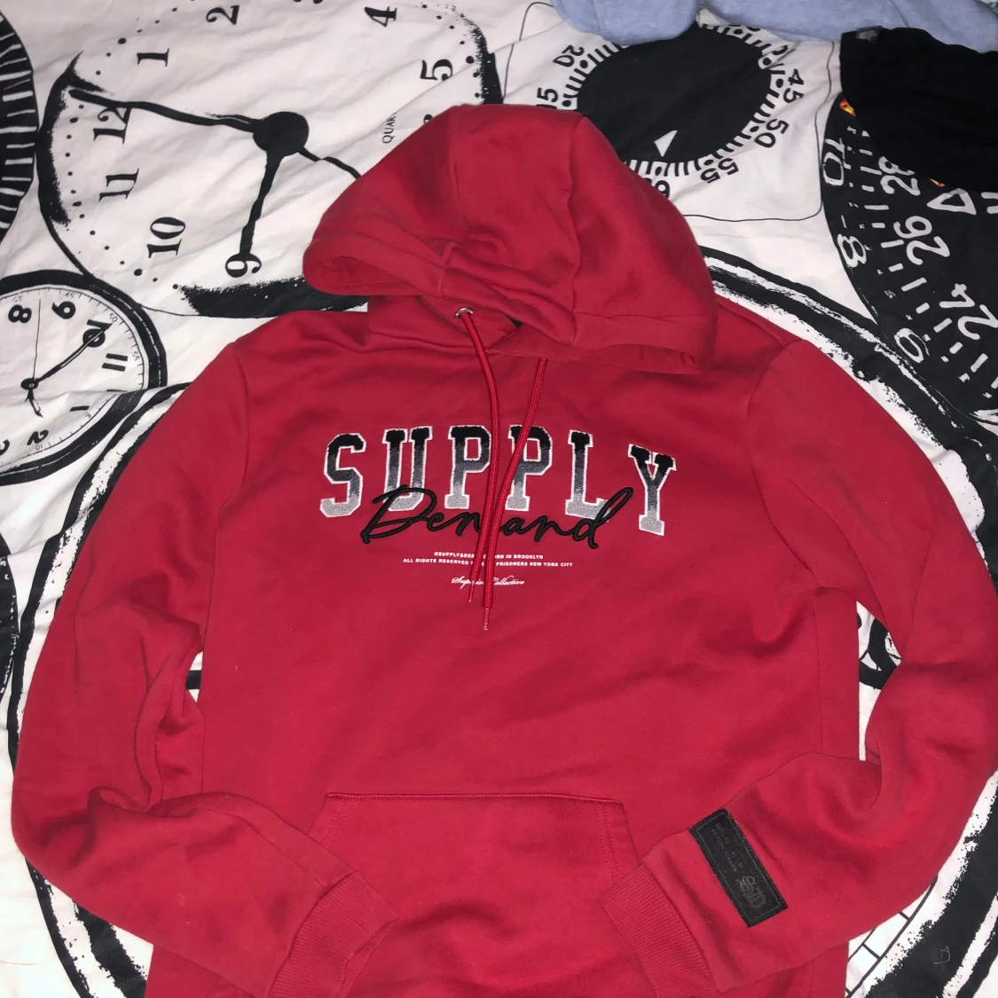 Supply hoddie