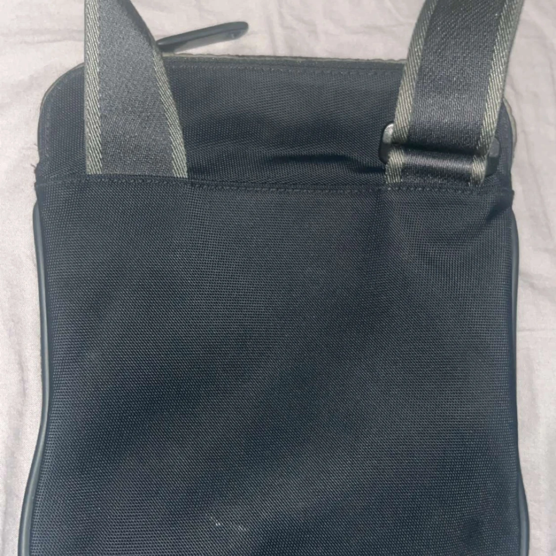 Hugo Boss väska - 90