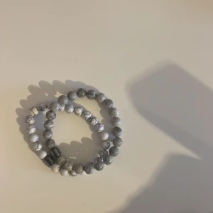 Bundel på två armband. Gratis frakt 🚚  - Två stycken snygga armband. Gratis frakt
