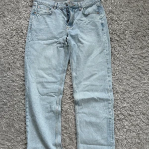 Jeans - Raka jeans från ginatricot