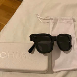 Chimi solglasögon  - Perfekt skick inga repor.   