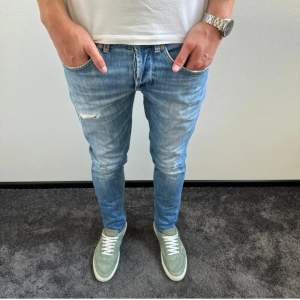 Dondup George jeans | Grymt skick | Nypris 2000kr | Fraktar spårbart via PostNord eller instabox, på köparens bekostnad | Prioritera snabba affärer | Inga byten | Hör av dig vid frågor📩