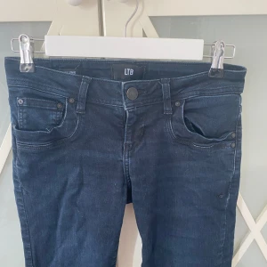 Ltb jeans i valerie modellen  - Säljer då de inte kommer till användning 💕 Midjemåttet rakt över - 36 Innerbensmåttet - 78